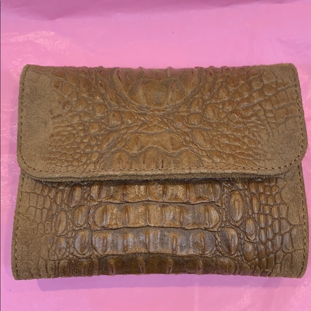 new tan clutch,  attachable strap! Made in Italy